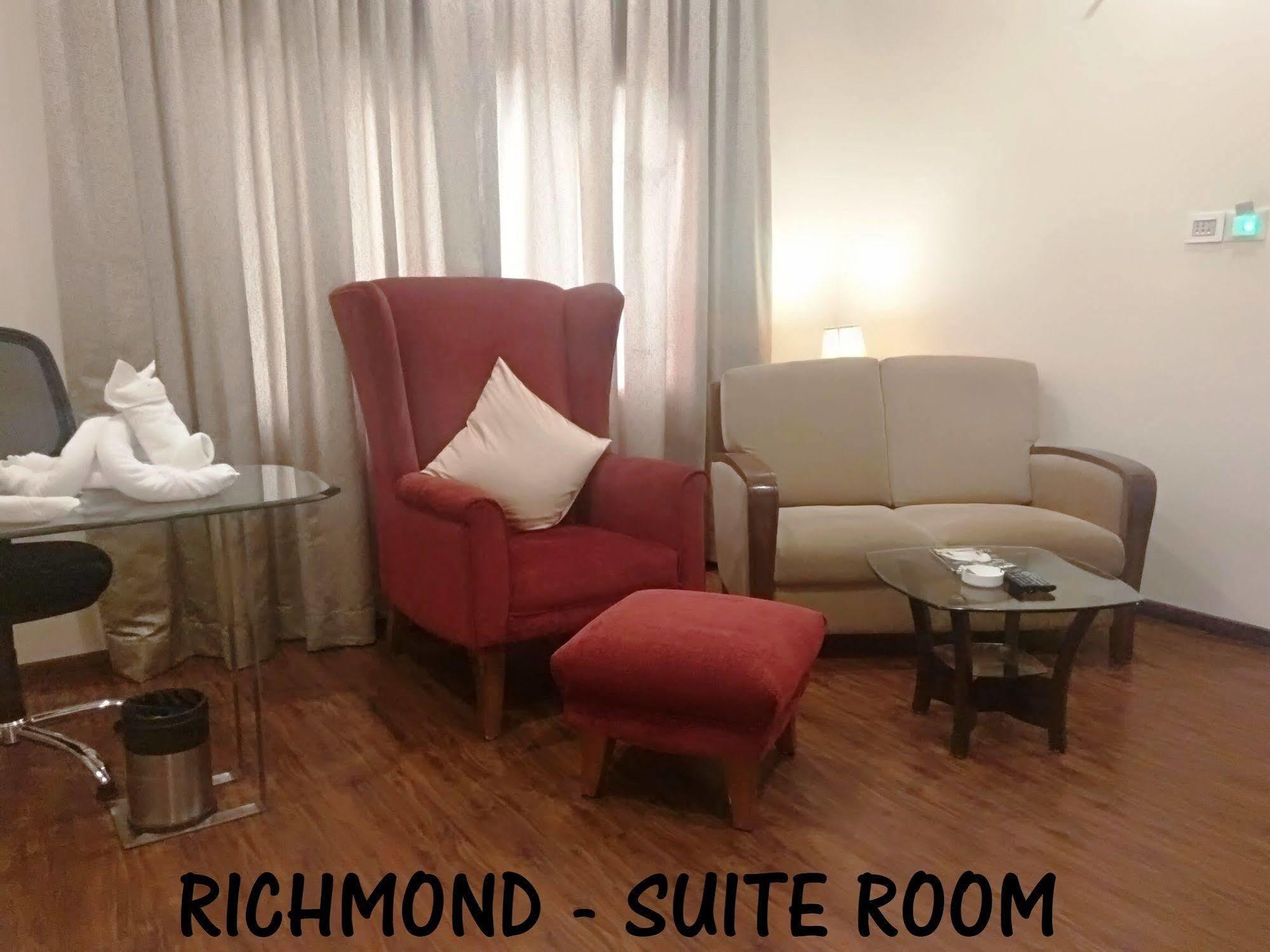 Hotel Ramanashree Richmond Bangalore Esterno foto