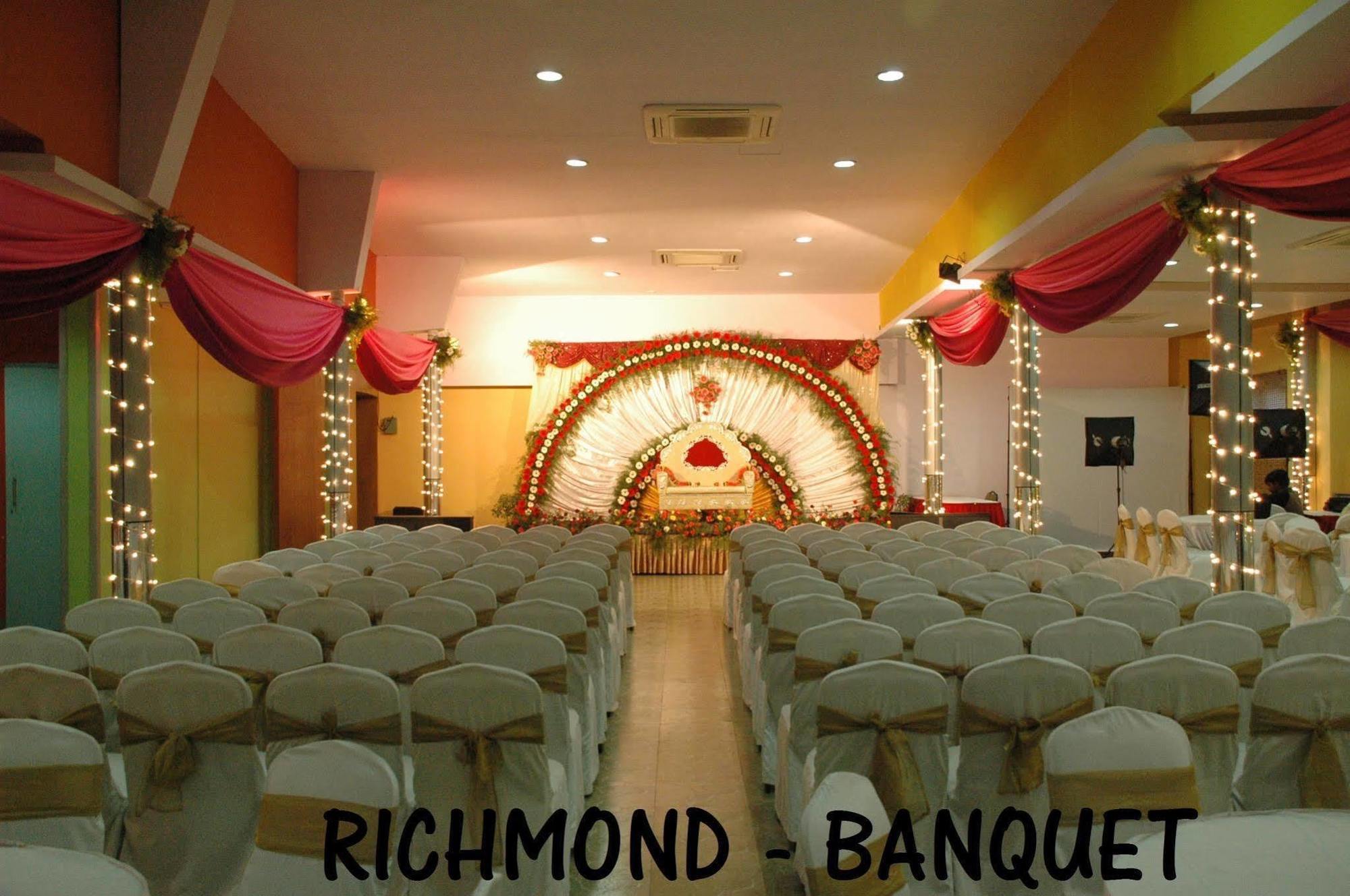 Hotel Ramanashree Richmond Bangalore Esterno foto